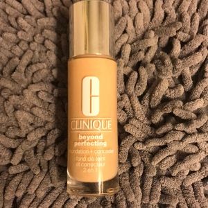 Clinique- Beyond perfecting foundation/concealer